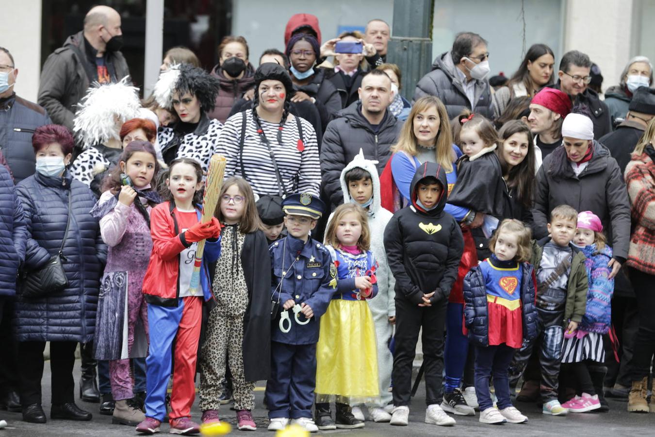 Fotos: Colorido y mucho baile en el Carnaval de Santutxu