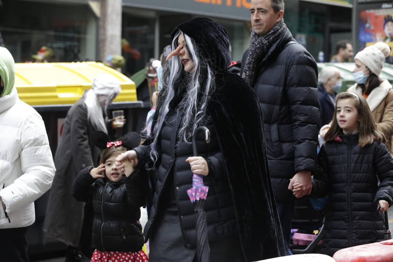 Fotos: Colorido y mucho baile en el Carnaval de Santutxu