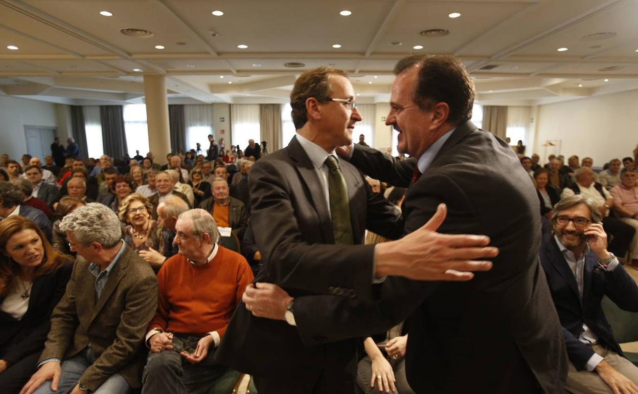 Alfonso e Iturgaiz, en un acto del PP en 2017