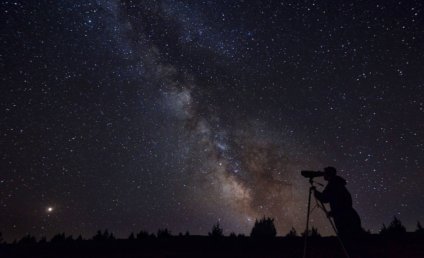 La Vía Láctea desde el observatorio de Iturrieta de la Sociedad Astronómica de Álava.