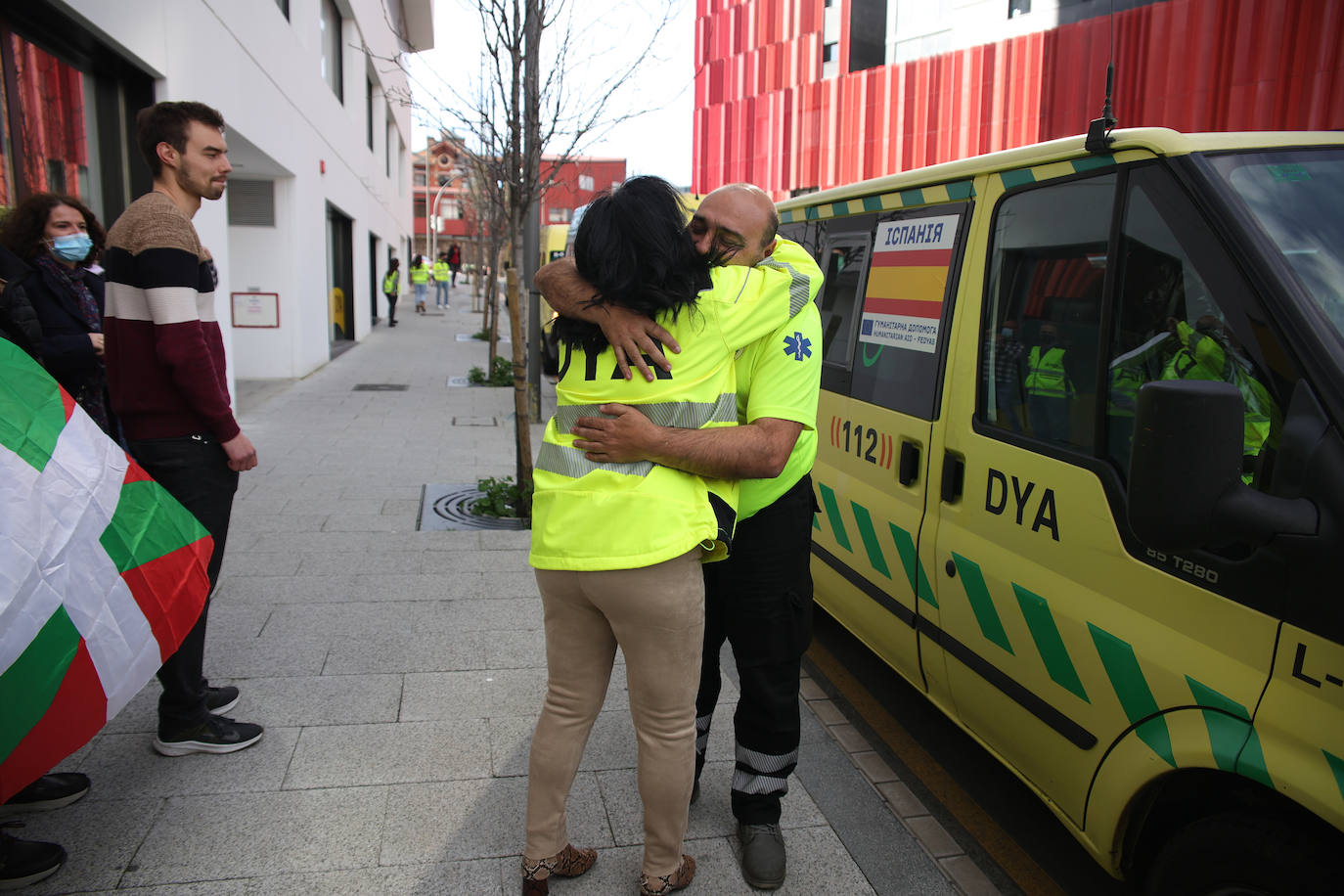 Fotos: Varias familias de ucranianos llegaron ayer a Bilbao