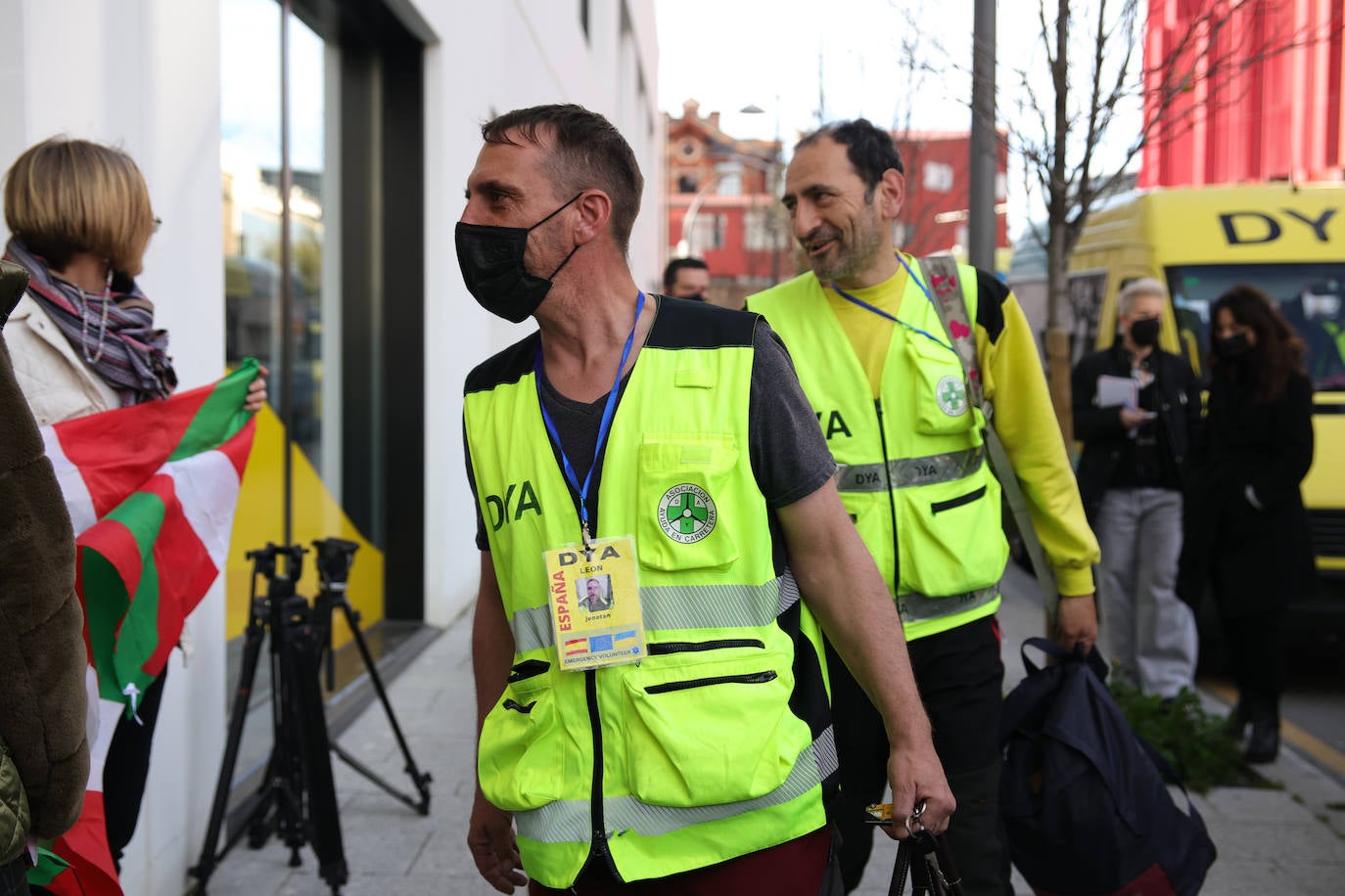 Fotos: Varias familias de ucranianos llegaron ayer a Bilbao