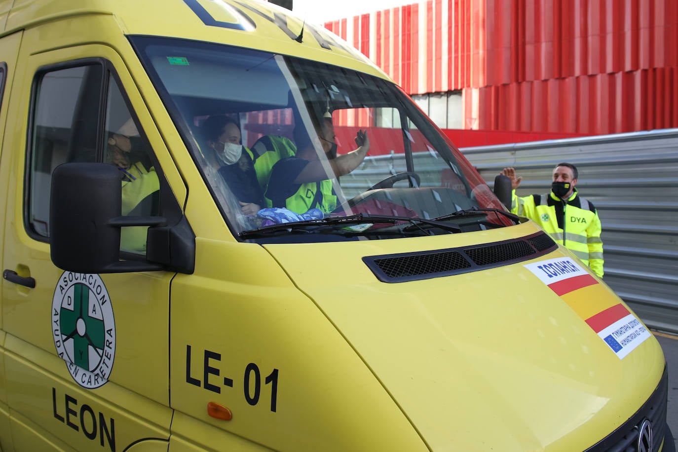 Fotos: Varias familias de ucranianos llegaron ayer a Bilbao