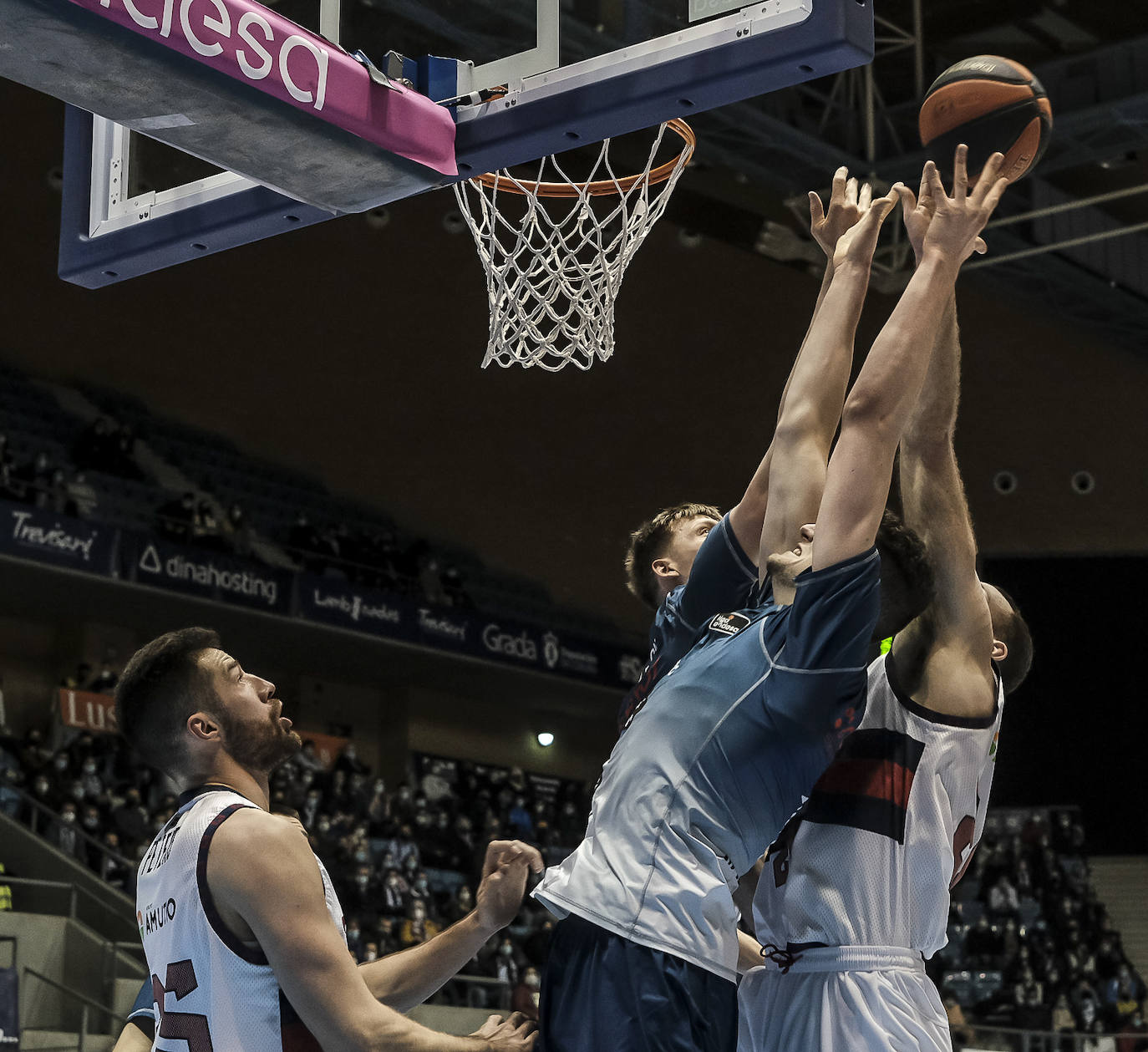 Fotos: Las mejores fotos del Monbus Obradoiro - Bitci Baskonia