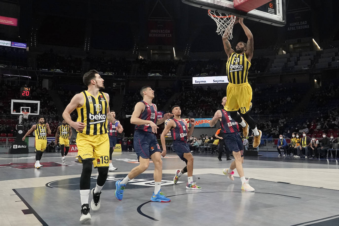 Fotos: Las mejores imágenes del Baskonia - Fenerbahce