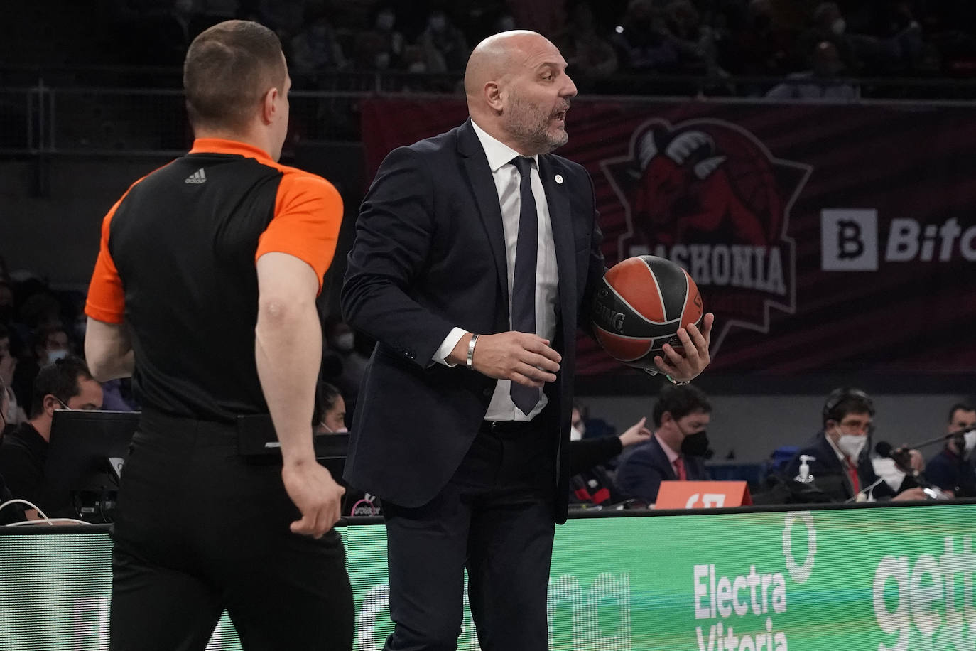 Fotos: Las mejores imágenes del Baskonia - Fenerbahce