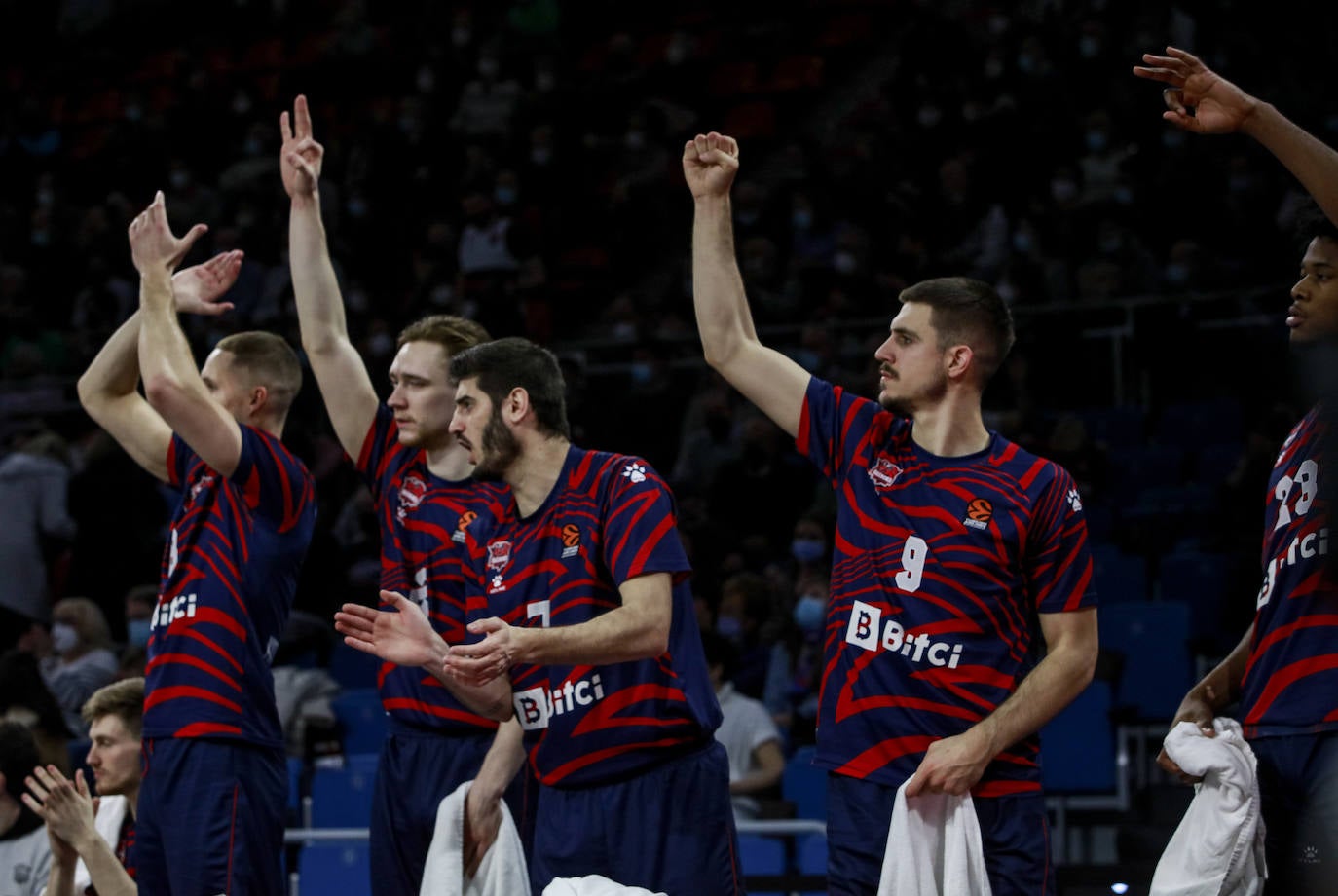 Fotos: Las mejores imágenes del Baskonia - Fenerbahce