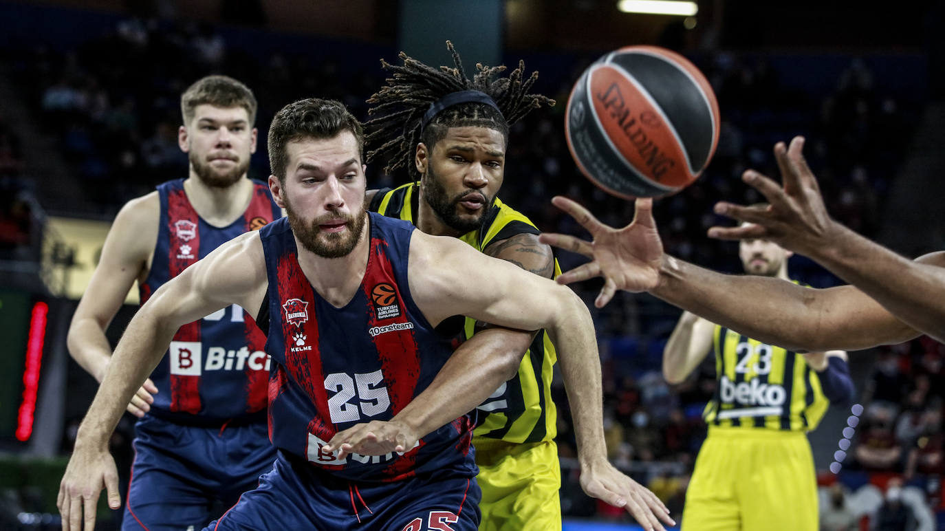 Fotos: Las mejores imágenes del Baskonia - Fenerbahce