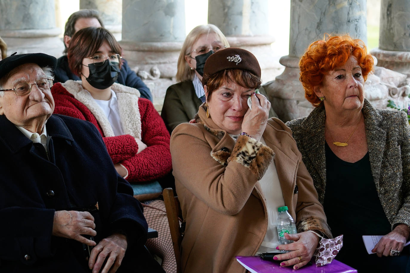 Fotos: Sentido homenaje a las víctimas de la Guerra Civil en Derio