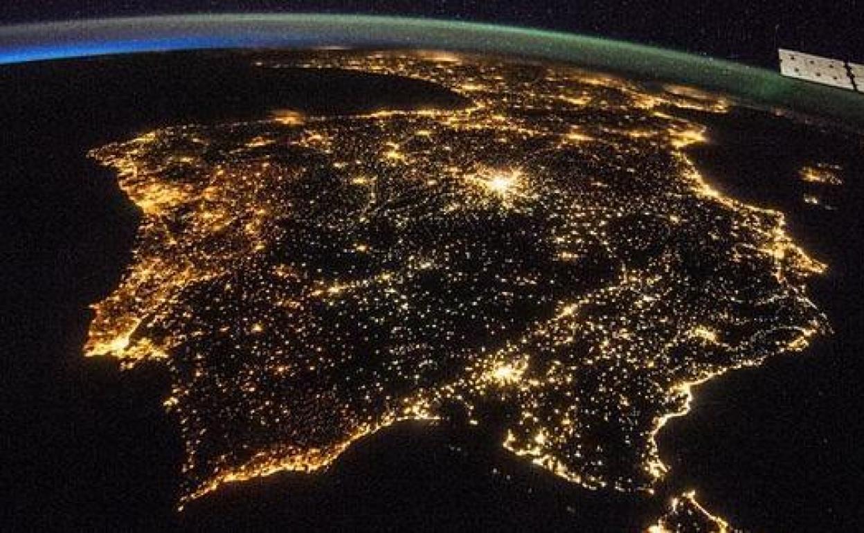 La isla ibérica del sistema energético europeo quiere conectarse al continente