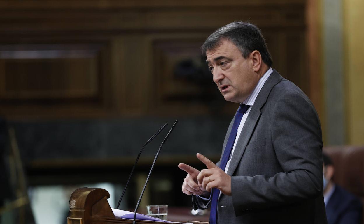 Aitor Esteban, durante su intervención en el pleno del Congreso. 