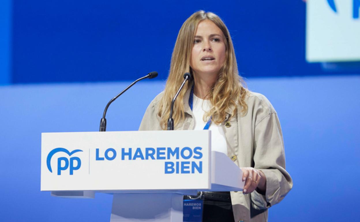 Fanjul reivindica a Casado en el congreso del PP: «Te quiero y te querré toda la vida»