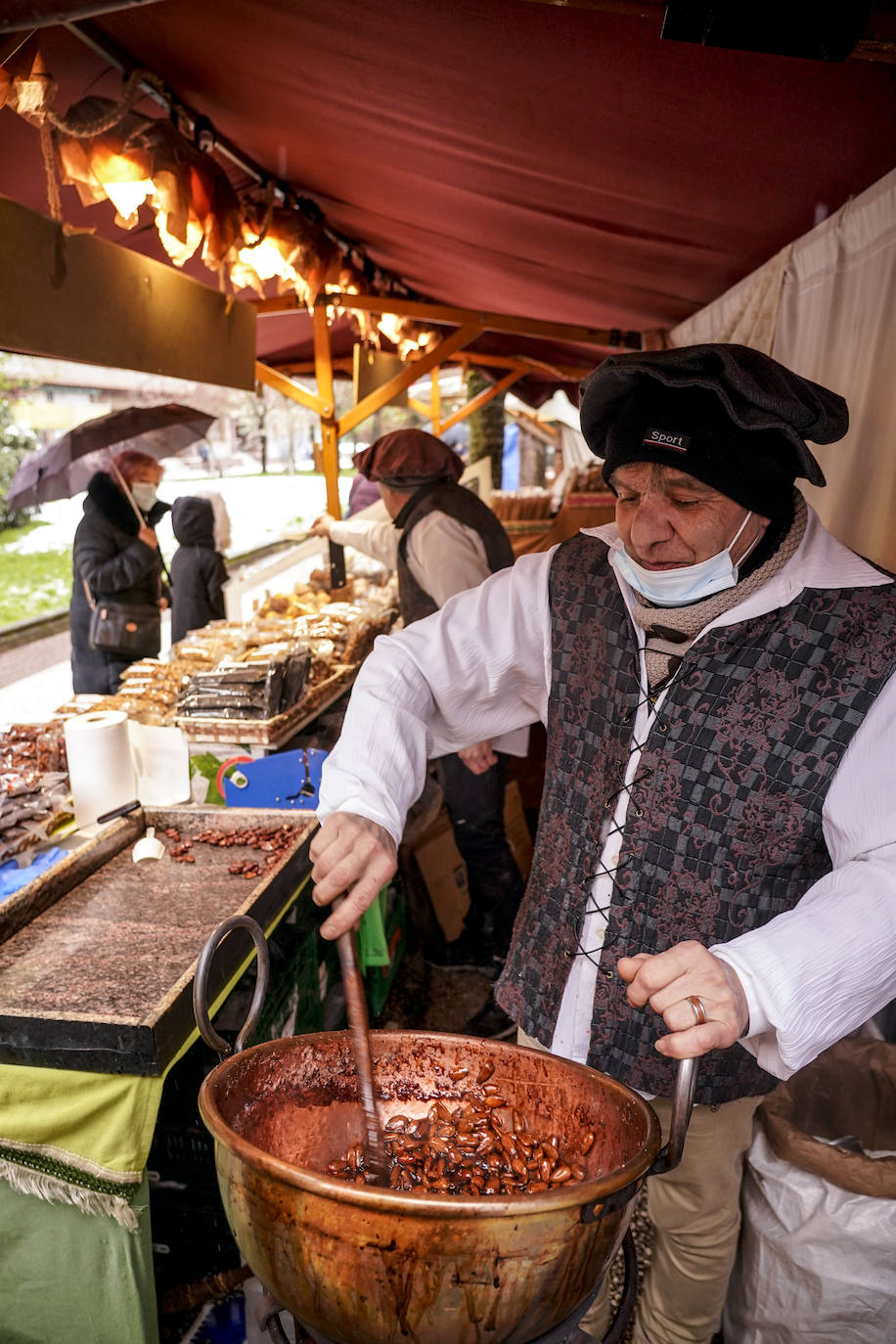 El cálido aroma de las almendras y el azúcar, un reclamo infalible.