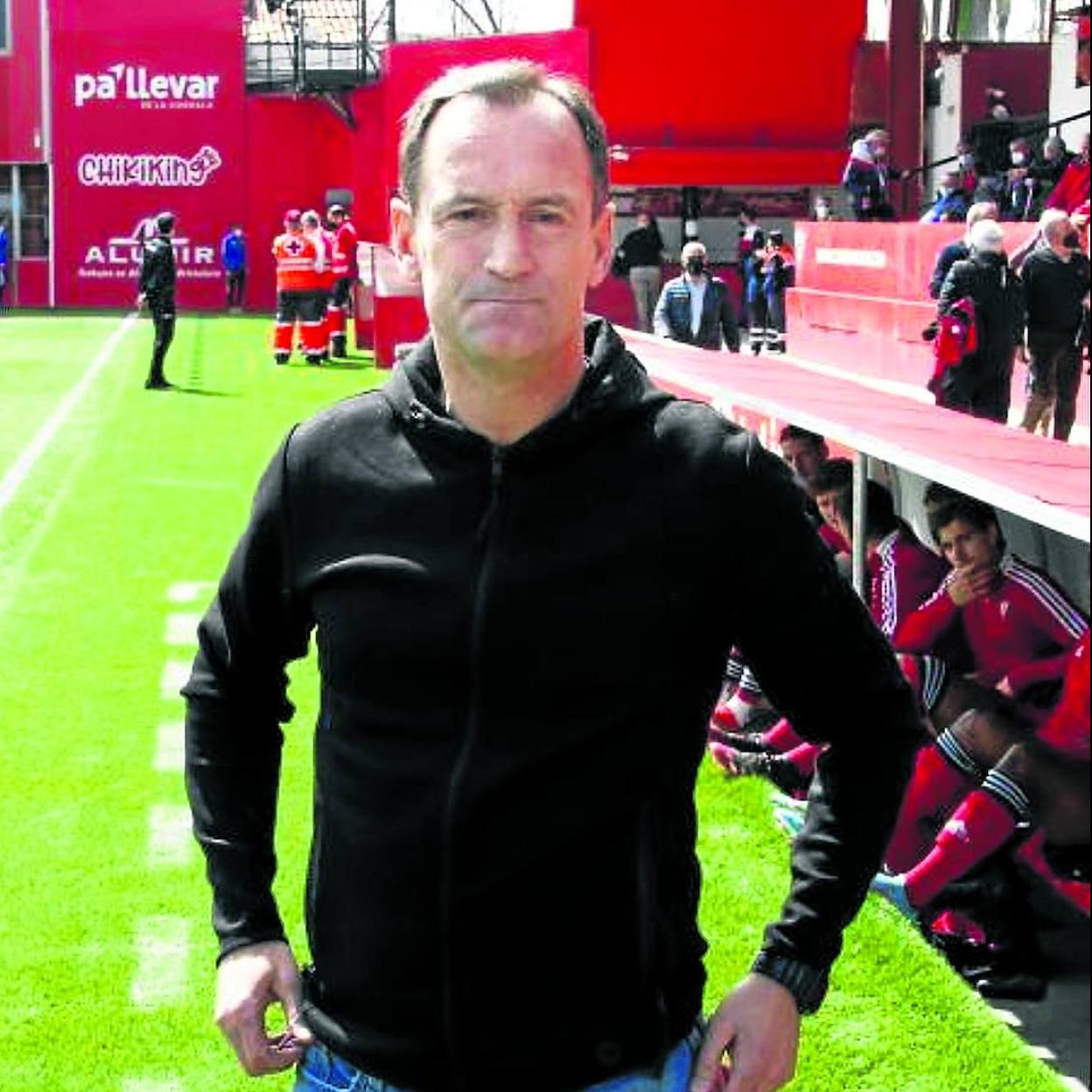 El técnico está convencido de que si el Mirandés da mañana su nivel podrá sumar puntos. 