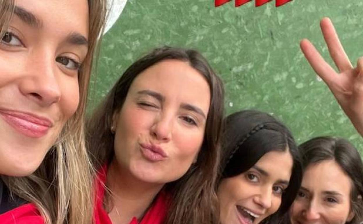 Un momento de la despedida de soltera de Lucía Pombo en Euskadi. 