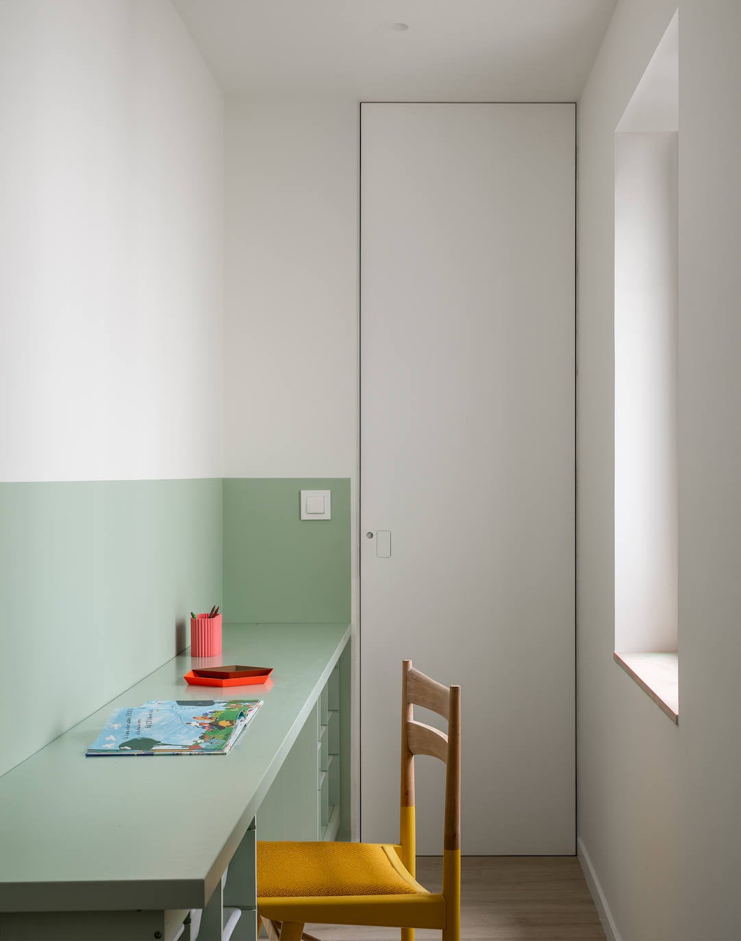 Fotos: Este piso antiguo de Bilbao se ha convertido en un impresionante dúplex minimalista