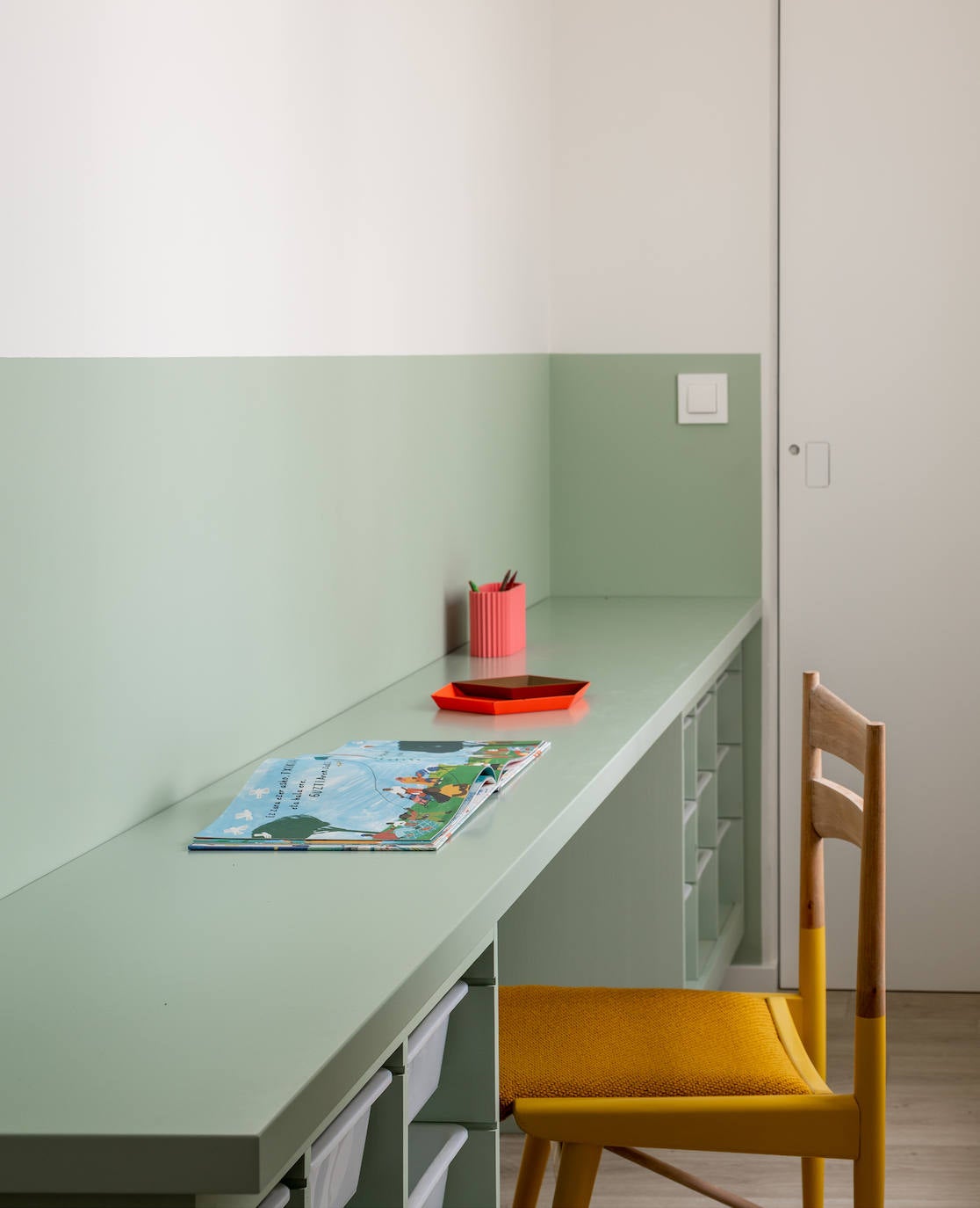 Fotos: Este piso antiguo de Bilbao se ha convertido en un impresionante dúplex minimalista