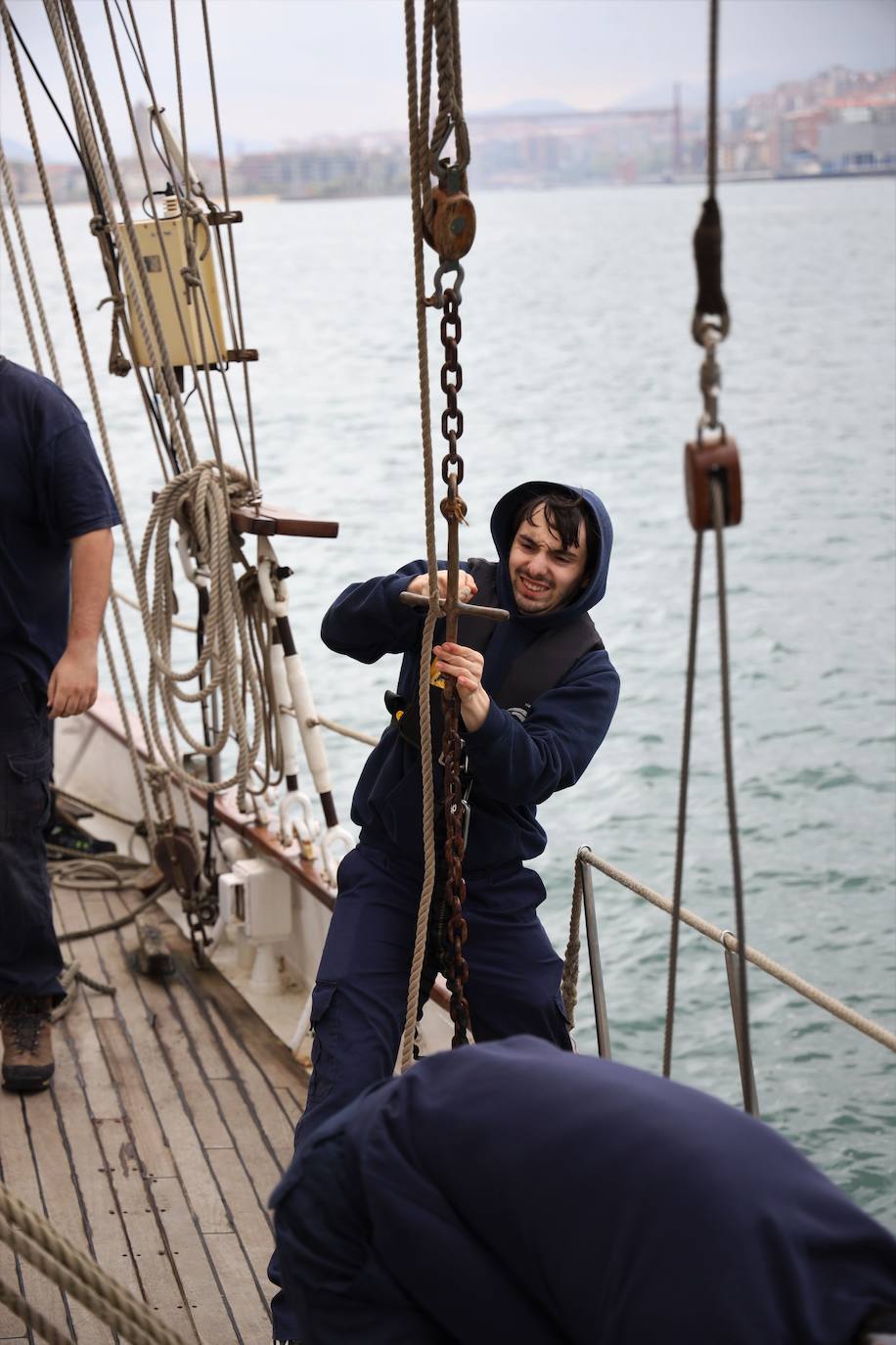 Fotos: “Los estudiantes de la Náutica navegan en el Saltillo”