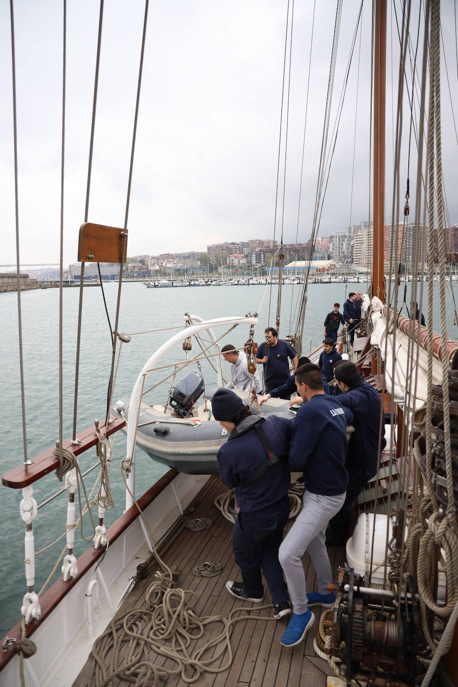 Fotos: “Los estudiantes de la Náutica navegan en el Saltillo”
