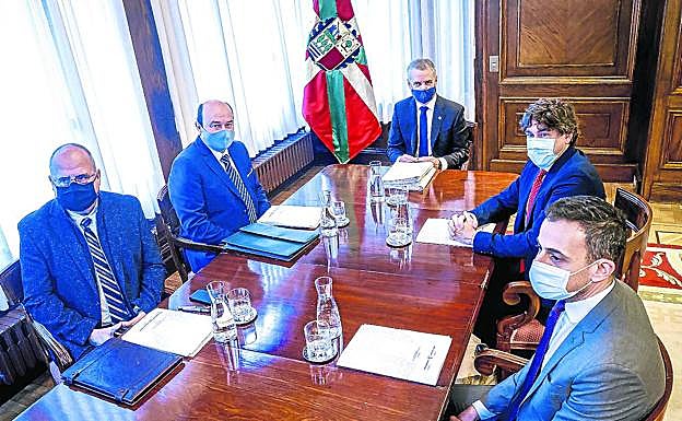 Urkullu mantiene la invitación a Sánchez para que haga un gesto de desagravio a Gernika