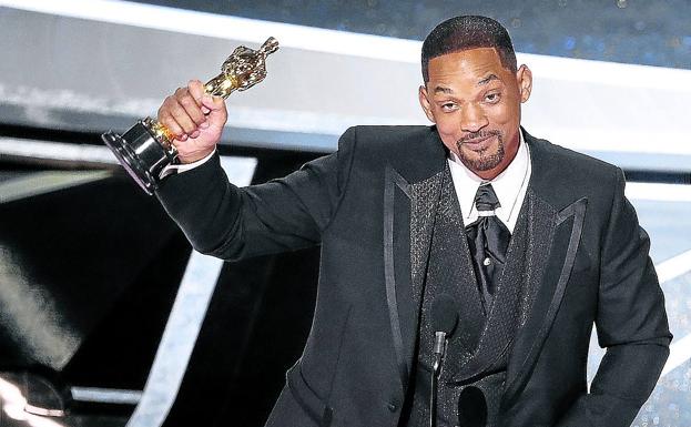 Imagen principal - 1. Will Smith con su Oscar, minutos después de la bofetada. 2. Hitchcock con Grace Kelly. 3. Leni Riefensthal. 