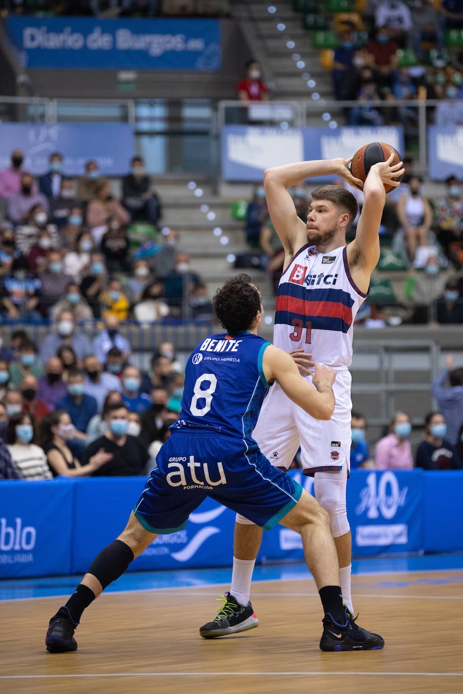 Fotos: Las mejores imágenes del Burgos - Baskonia
