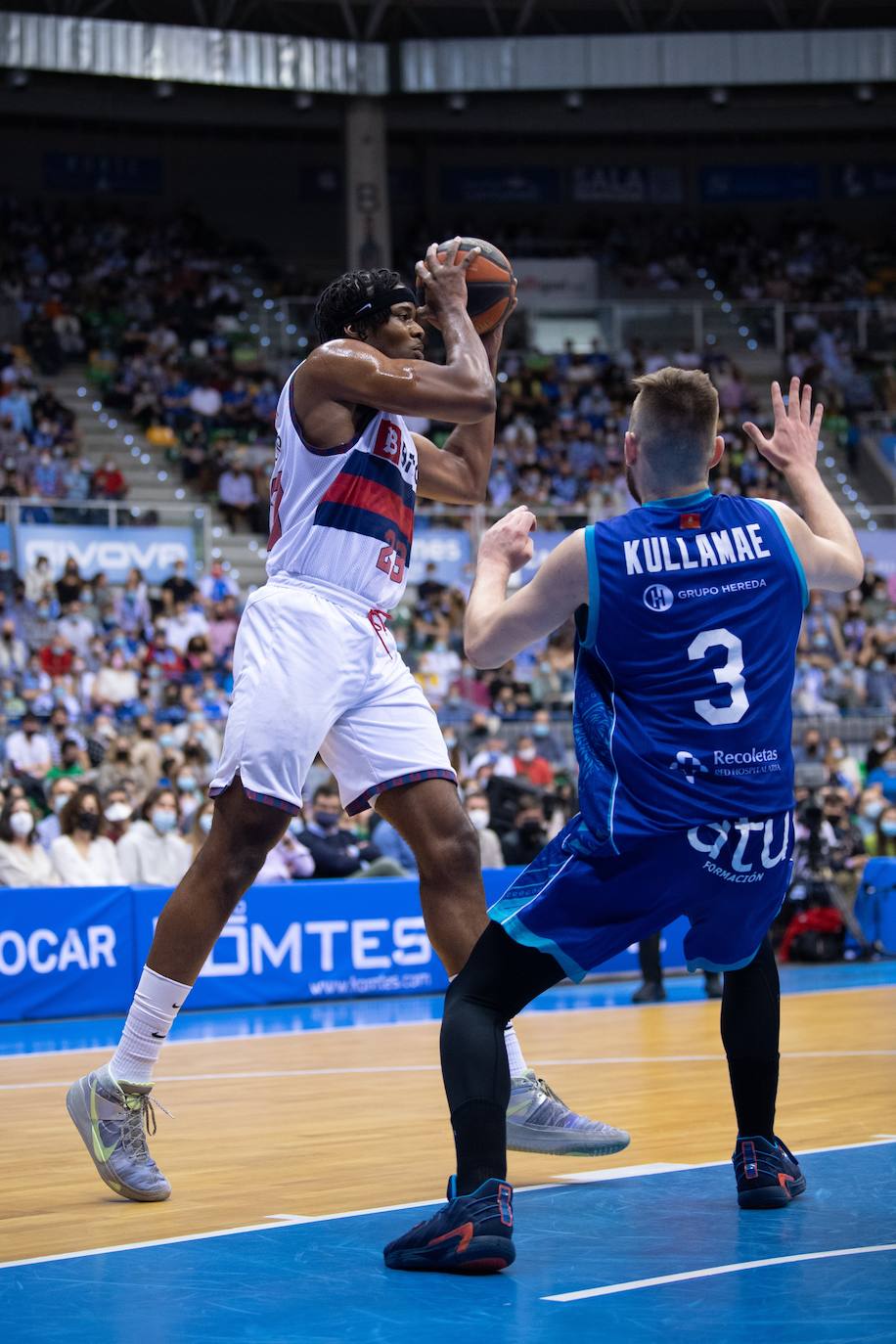 Fotos: Las mejores imágenes del Burgos - Baskonia