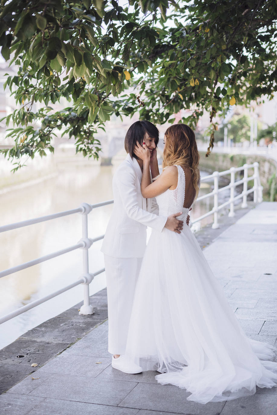 Fotos: La boda de Maider y Alba en el Mercado de La Ribera: dos novias auténticas