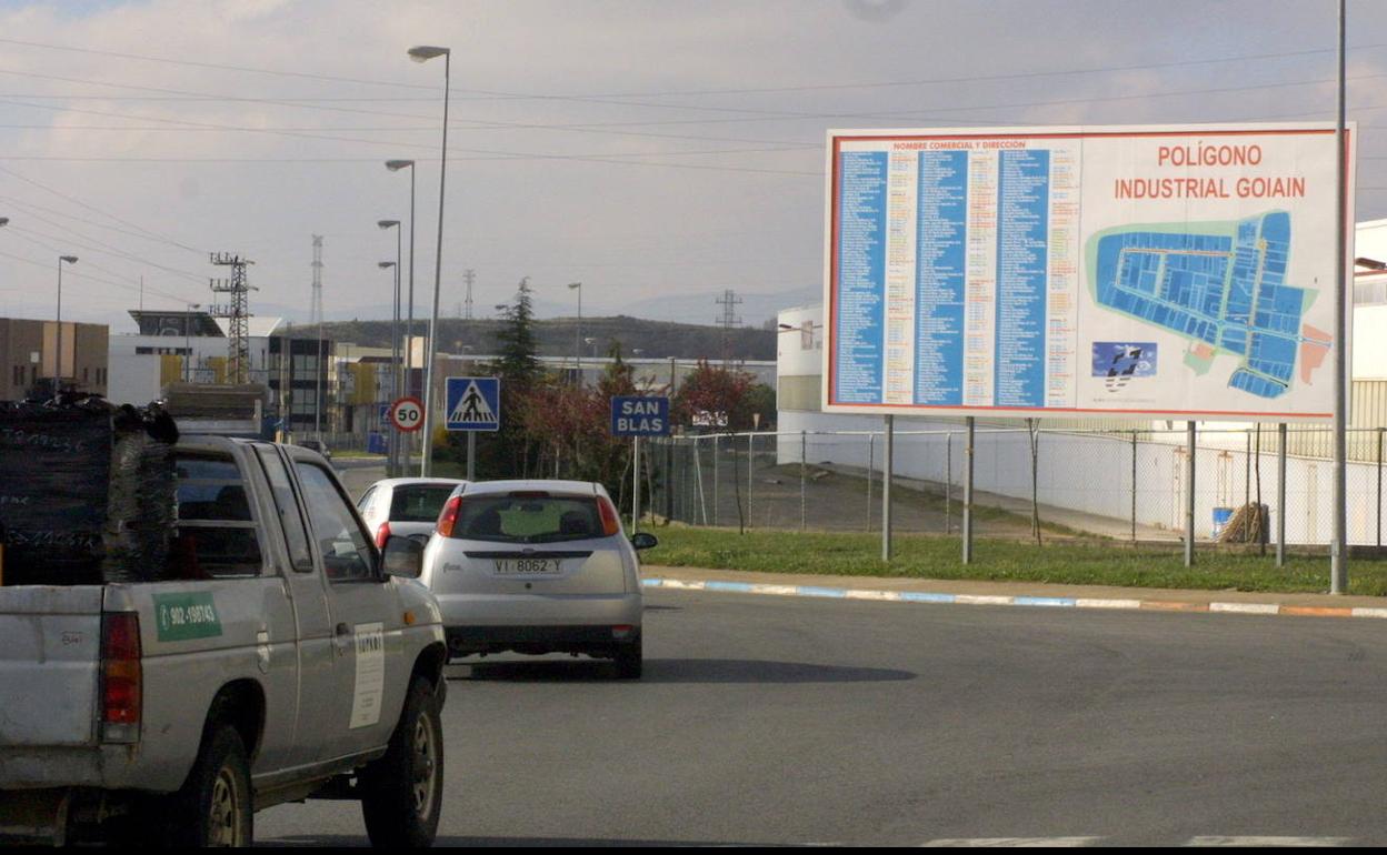 Entrada principal al polígono industrial de Gojain.