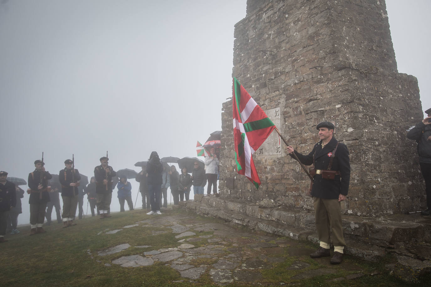Fotos: Homenaje a los gudaris en el monte Saibigain