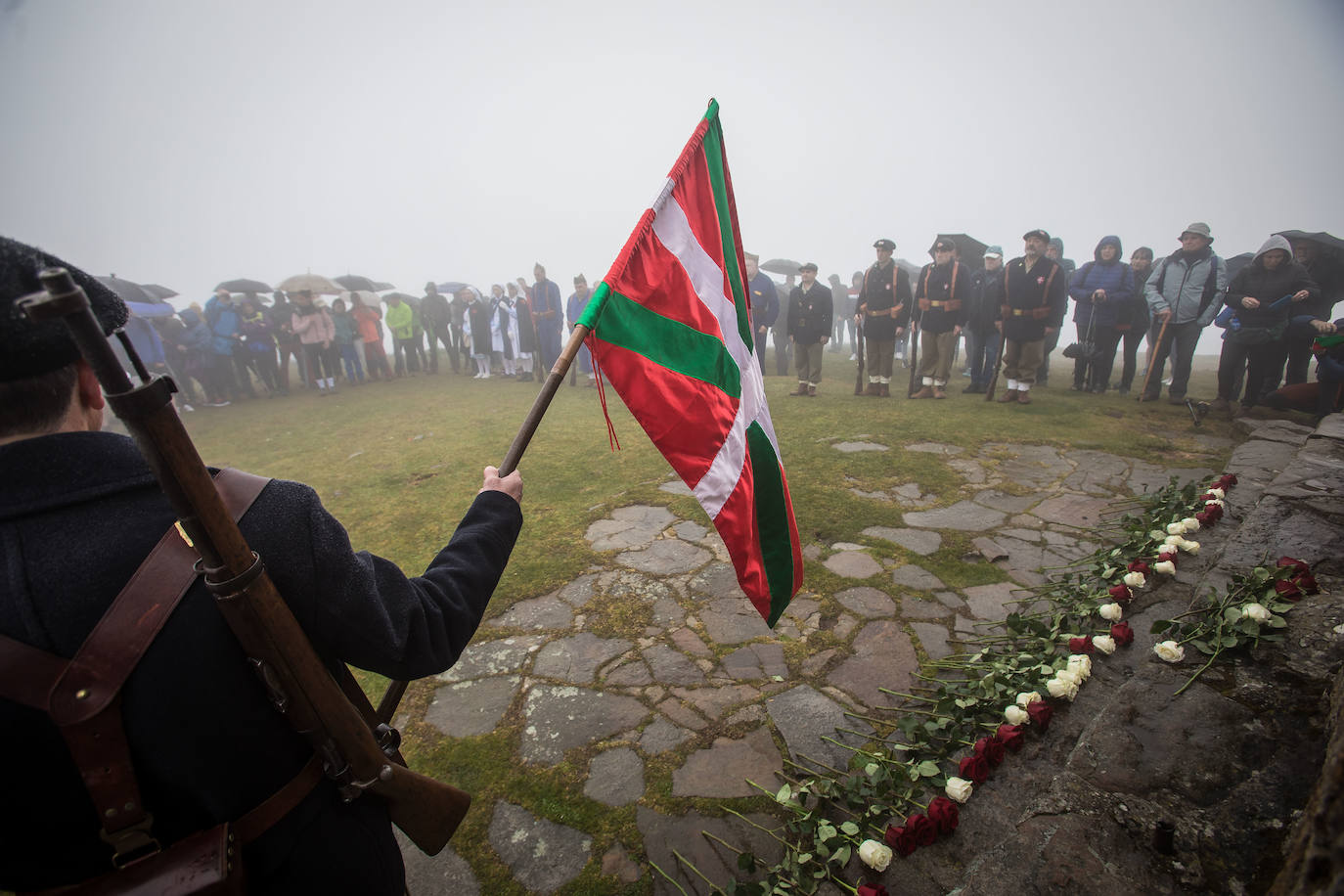 Fotos: Homenaje a los gudaris en el monte Saibigain