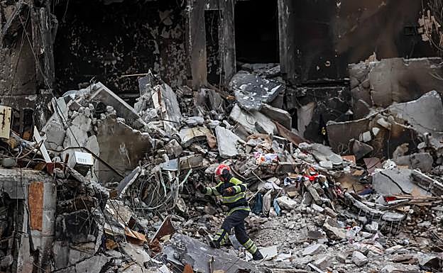 Rusia aumenta la amenaza sobre Kiev y el Donbás