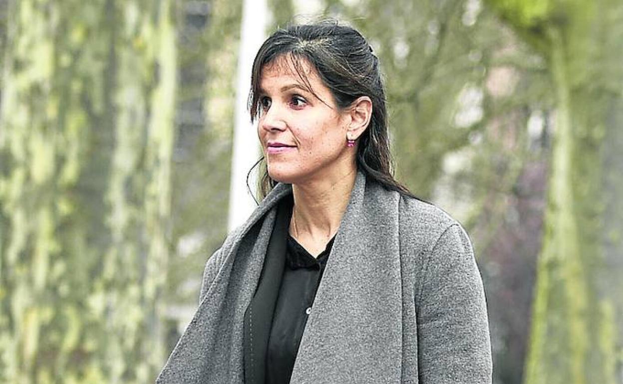 Lisa Hill, en un parque del centro de Bilbao. 