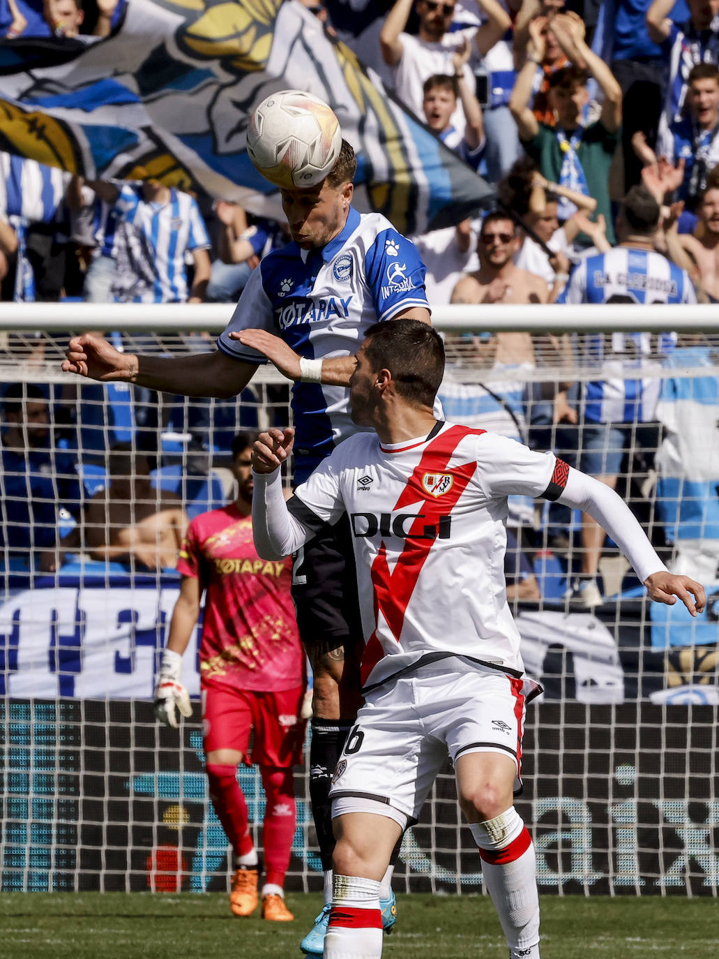 Fotos: Las mejores imágenes del Alavés-Rayo Vallecano