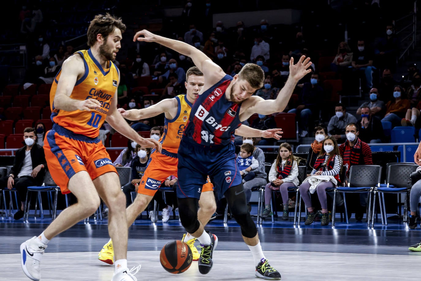 Fotos: Las mejores imágenes del Baskonia-Valencia