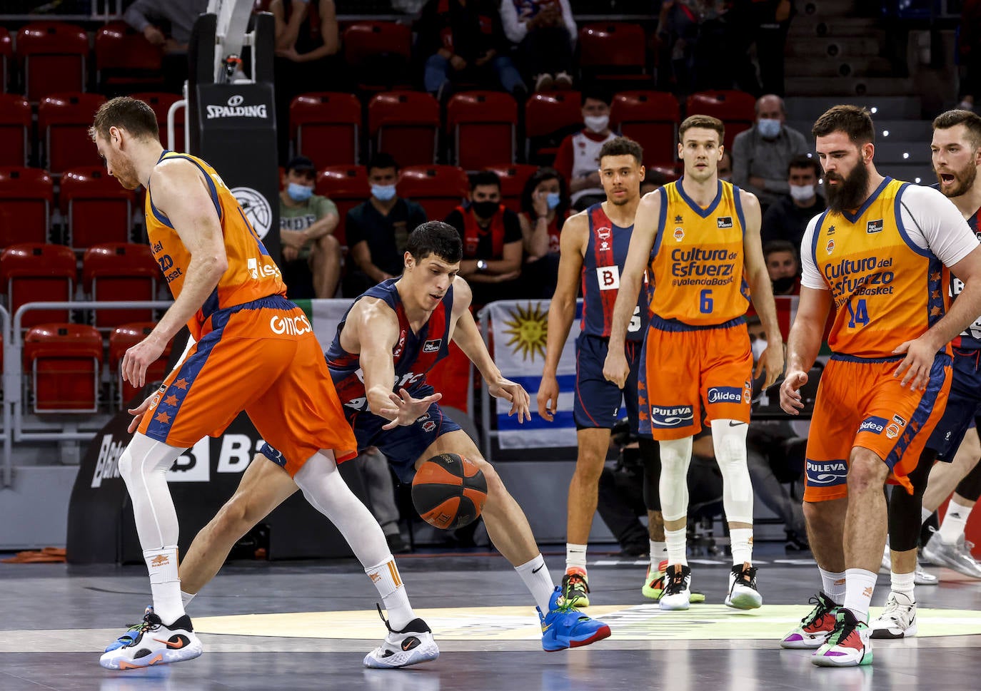 Fotos: Las mejores imágenes del Baskonia-Valencia
