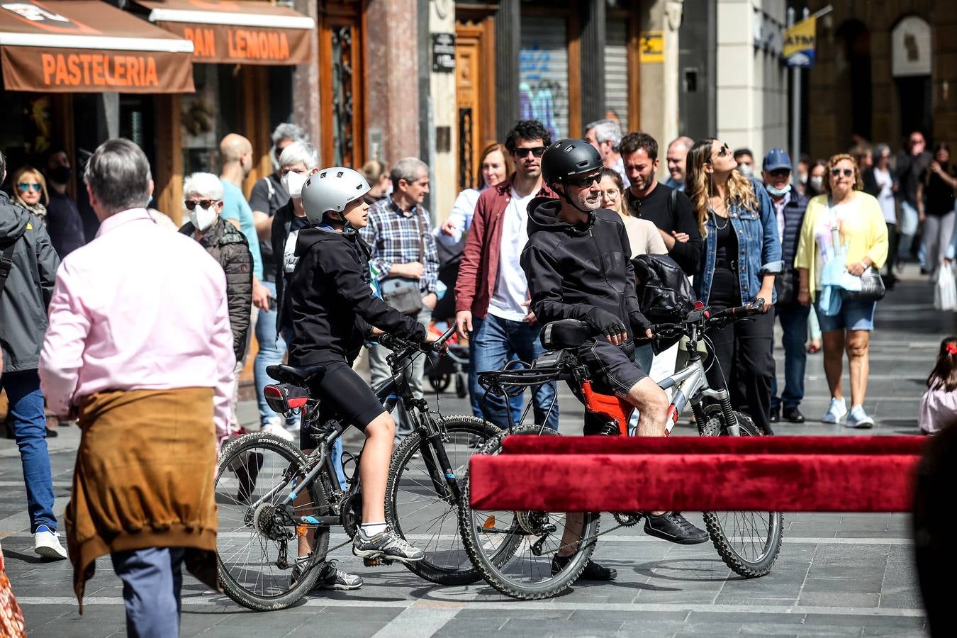 Fotos: Los turistas llenan Bizkaia