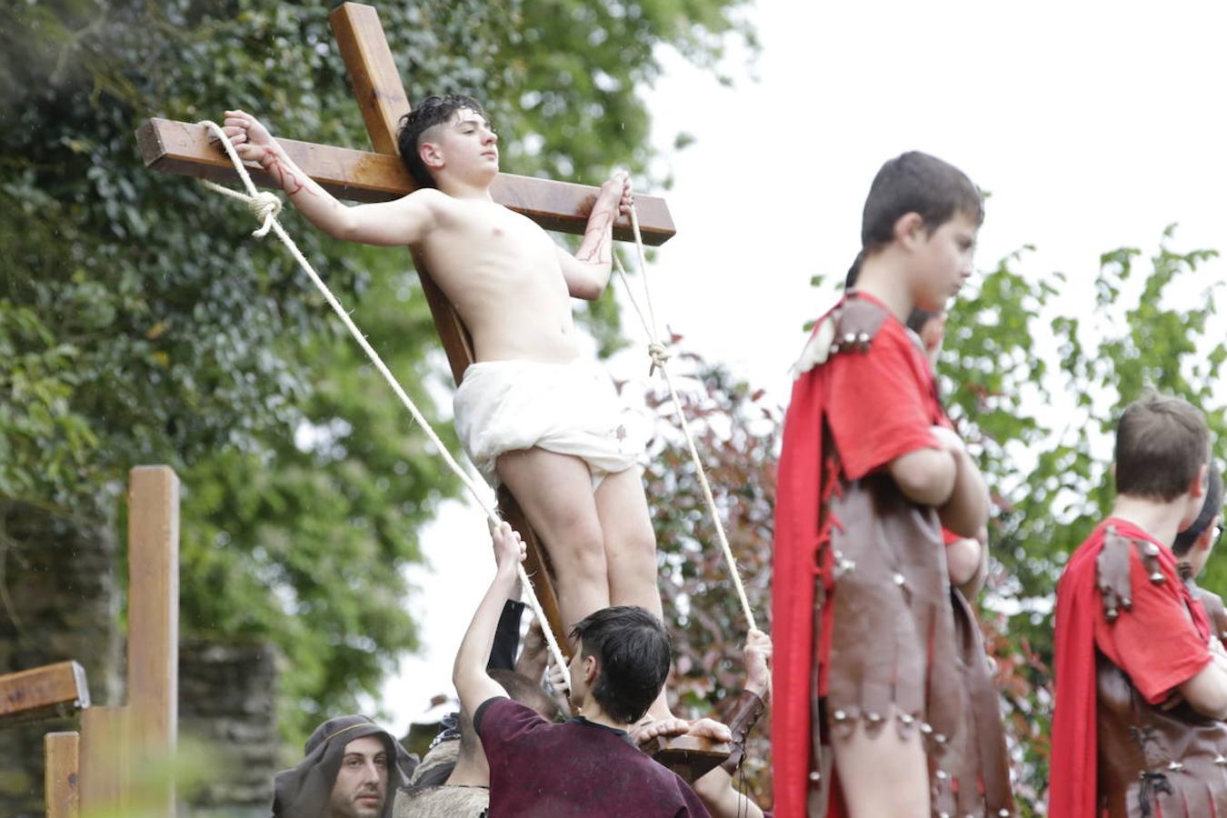 Fotos: Los niños reviven La Pasión en Balmaseda