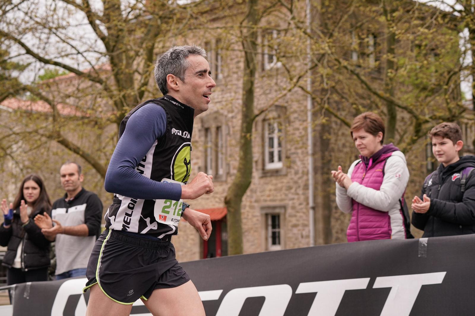 Fotos: Julen Ozaeta y Arrate Mintegui, vencedores de la 35 edición de la Subida a Estíbaliz