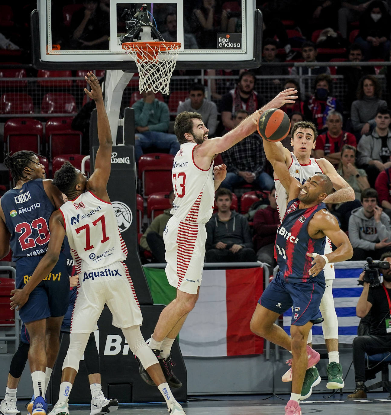 Fotos: Las mejores imágenes del Baskonia-Manresa
