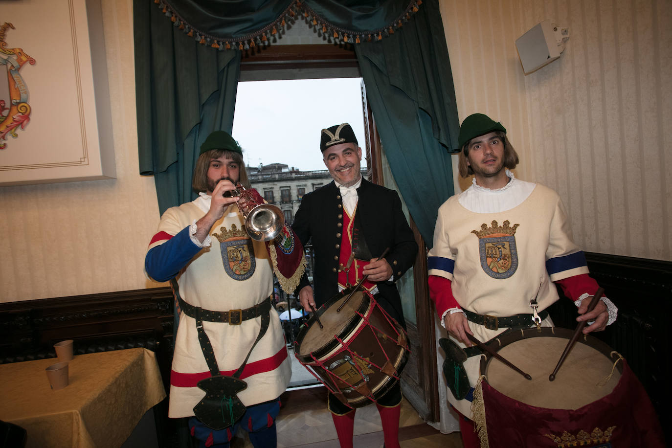 Fotos: La retreta en el Ayuntamiento y la Diputación