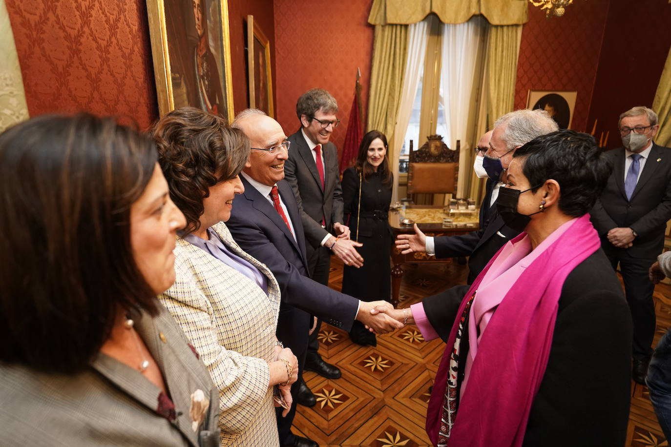 Fotos: La retreta en el Ayuntamiento y la Diputación