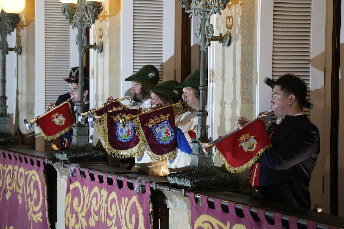 Fotos: La retreta en el Ayuntamiento y la Diputación