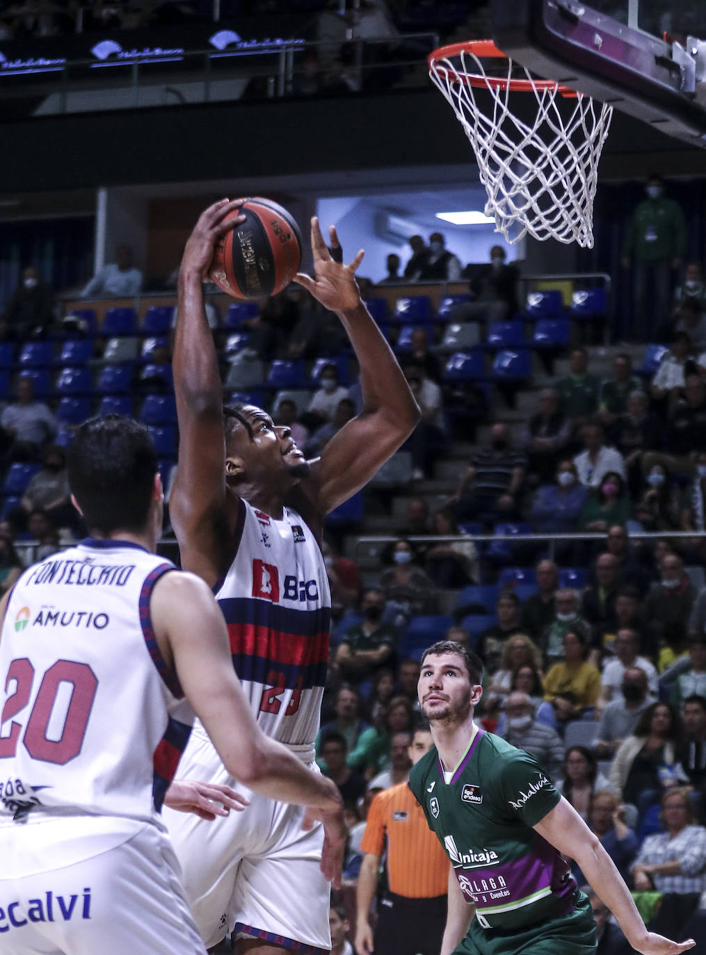 Fotos: Las mejores imágenes del Unicaja-Baskonia