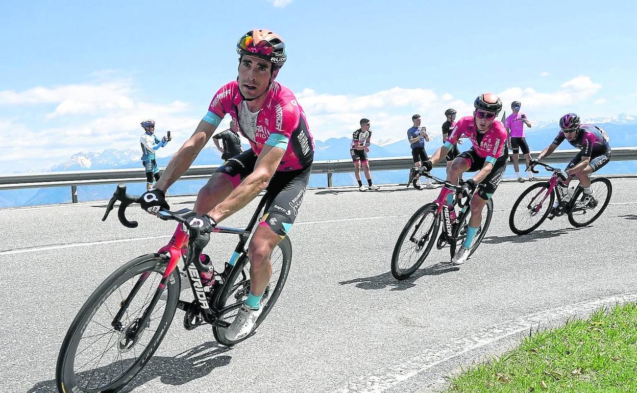 A por el Giro. Landa tira de Bilbao en el pasado Tour de los Alpes. 