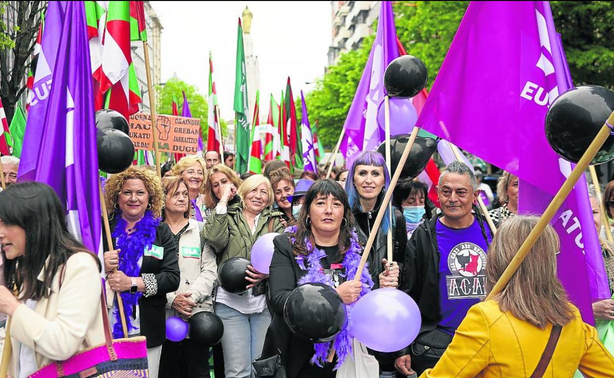 Flores y pancartas