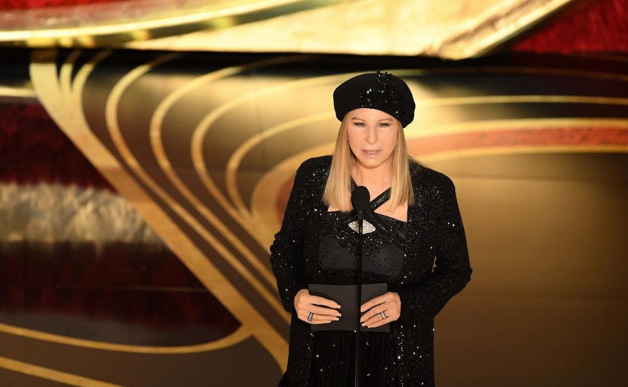 Barbra Streisand, en laentrega de los Oscar de 2020. 