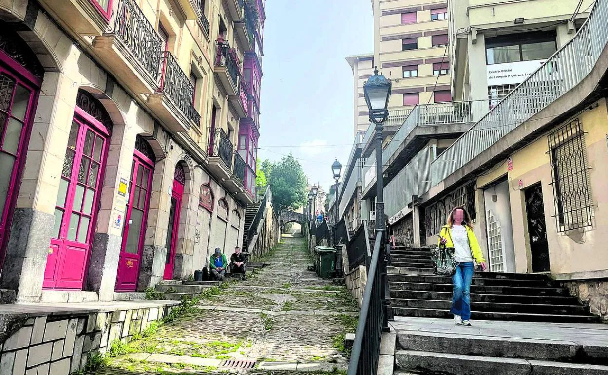 Dos de las víctimas vivían en el Casco Viejo, con pocos metros de diferencia entre sus domicilios. 