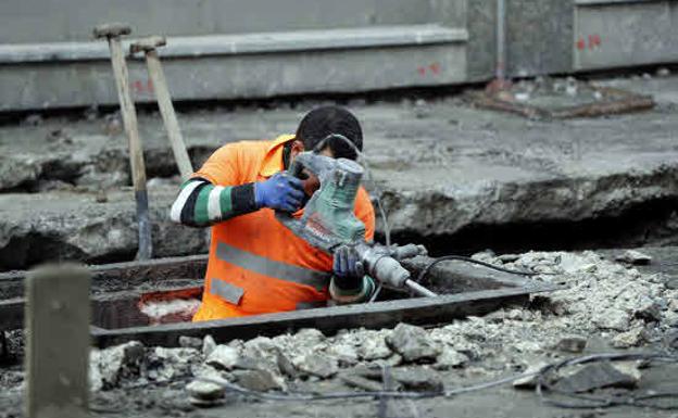 Un trabajador de la construcción. 