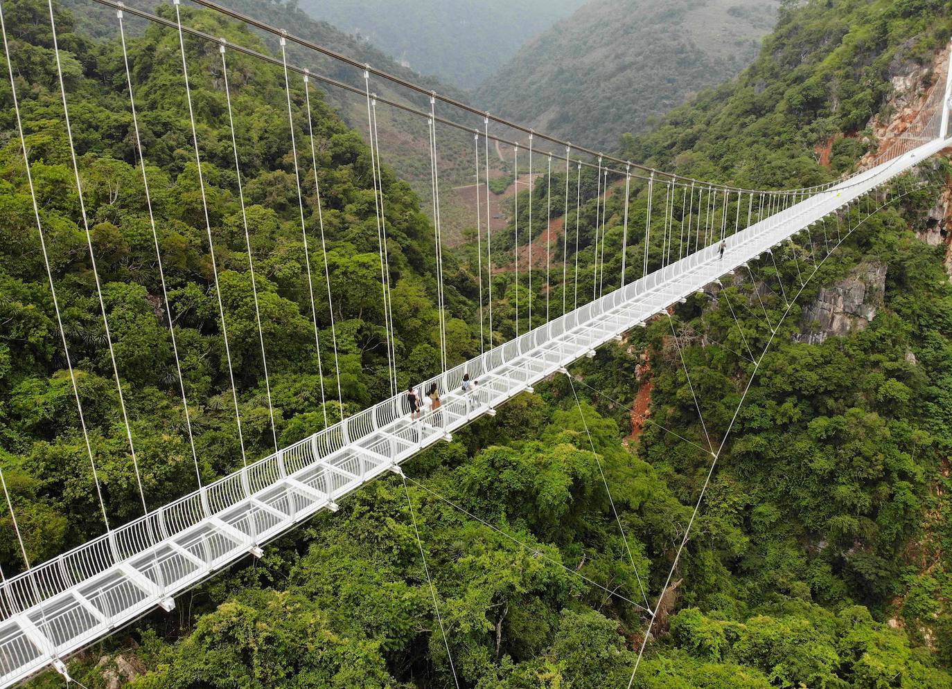 Fotos: Así es el puente de cristal más largo del mundo